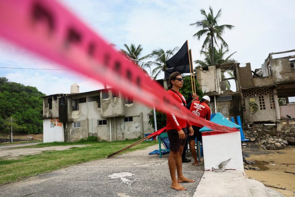 Hurricane Simon strengthens off Mexico’s Pacific coast, threatens tourist region