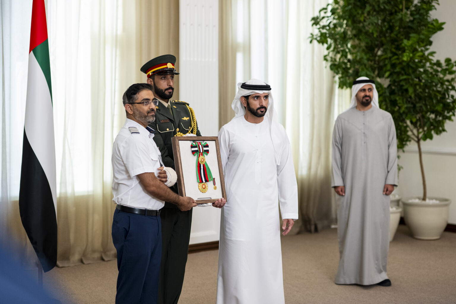 UAE President confers First Class Order of Zayed II on flydubai crew