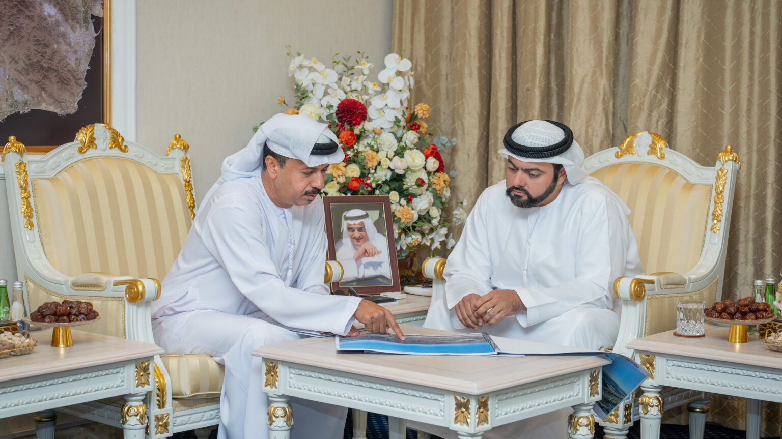 Mohammed Al Sharqi reviews development projects of Fujairah Natural Resources Corporation
