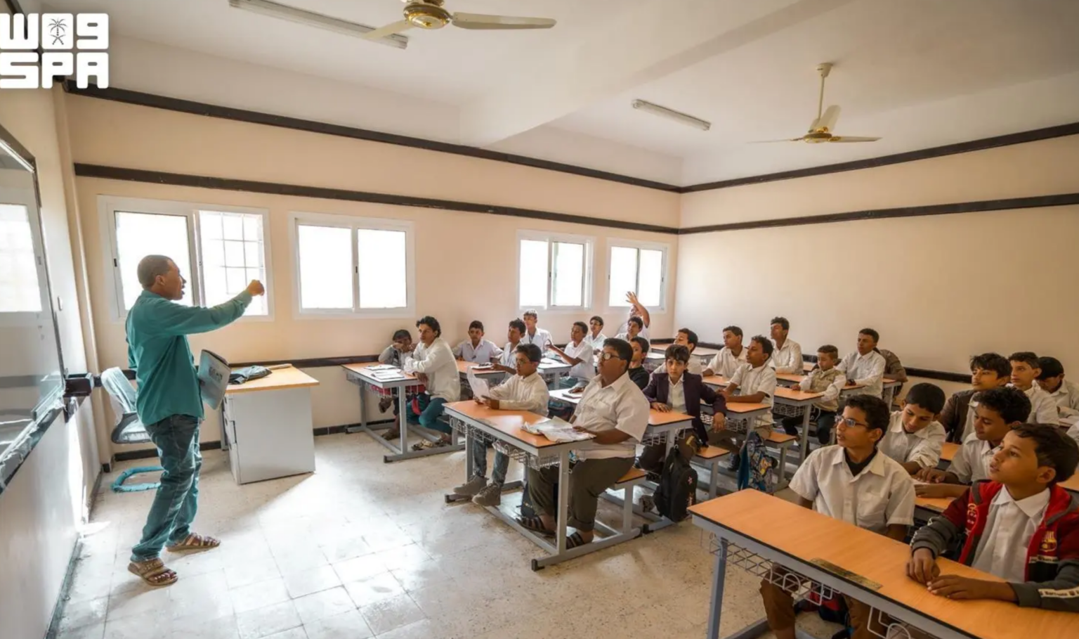 Saudi Program Delivers 60 Projects to Support Education in Yemen