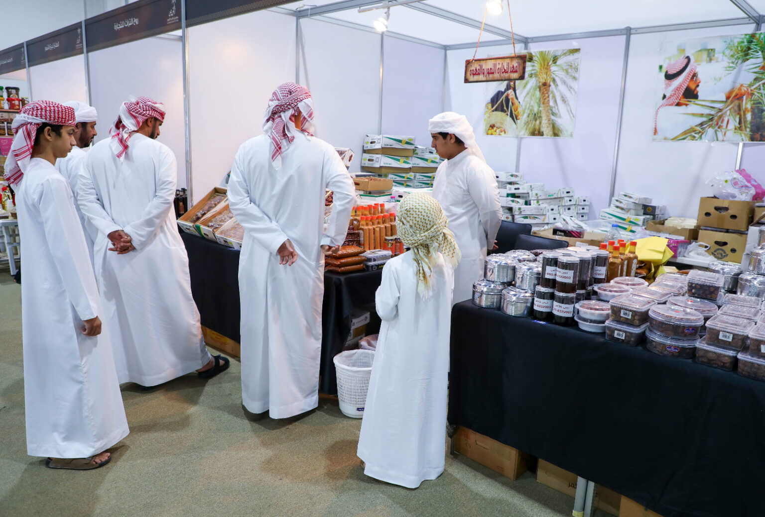 "مهرجان الذيد للتمور" يسلط الضوء على ممارسات الزراعة المستدامة والحلول العضوية