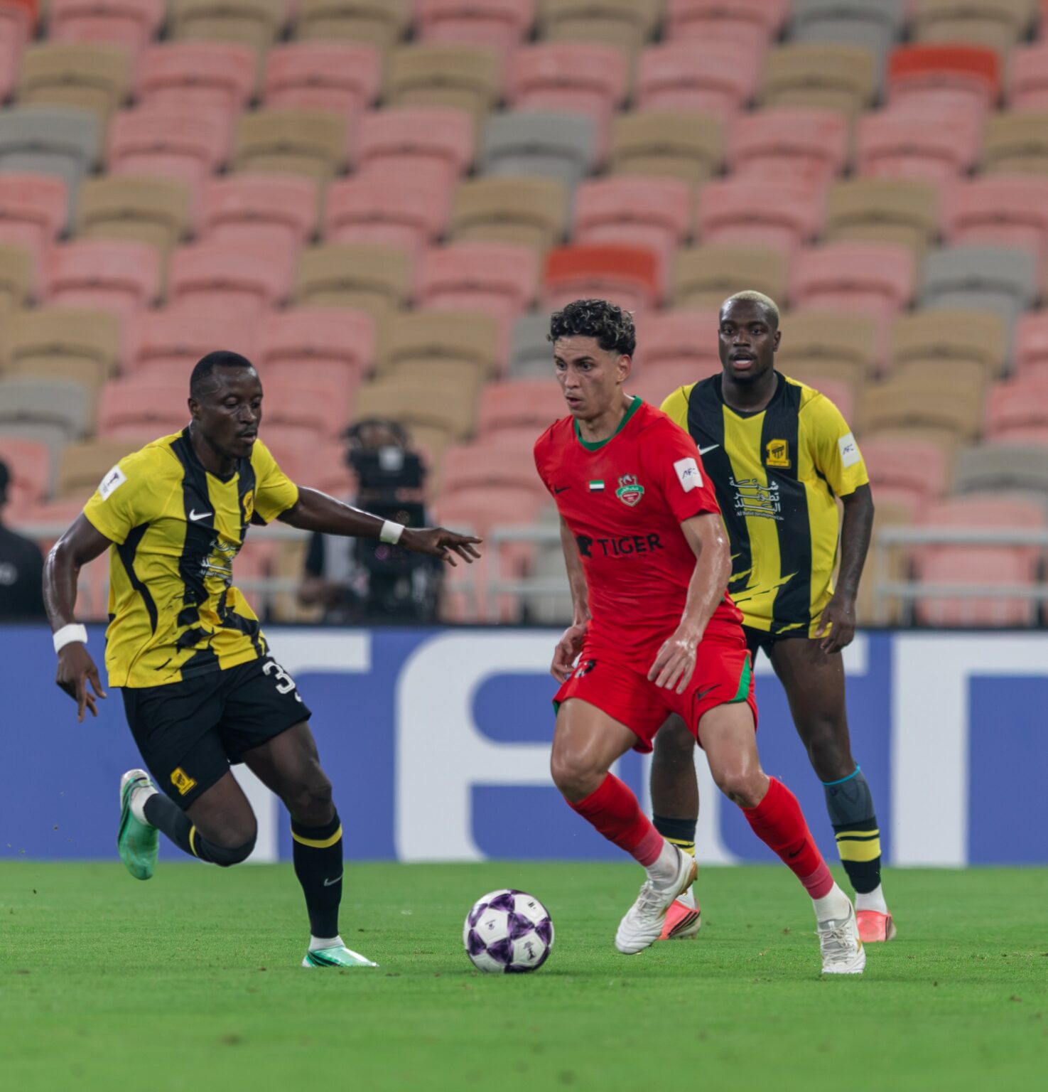 شباب الأهلي يفوز على الاتحاد السعودي في دوري أبطال آسيا للنخبة